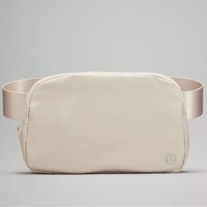 Lululemon Everywhere Belt Bag